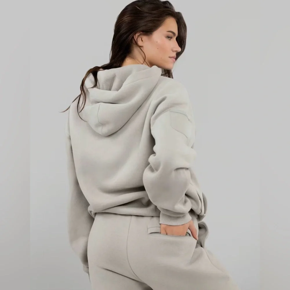 Comfrt Travel Hoodie in Stone - Picture 4 of 10